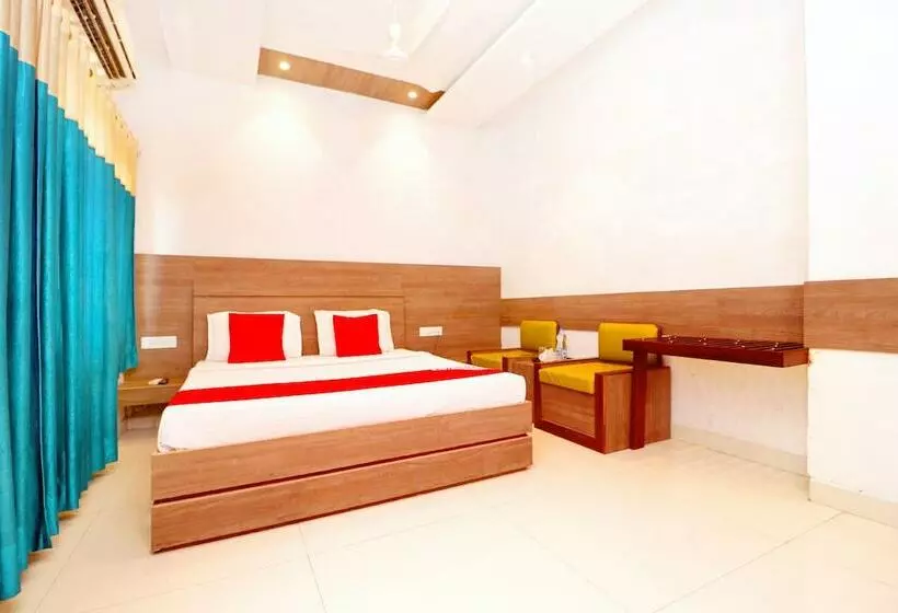 Hotel B R Inn