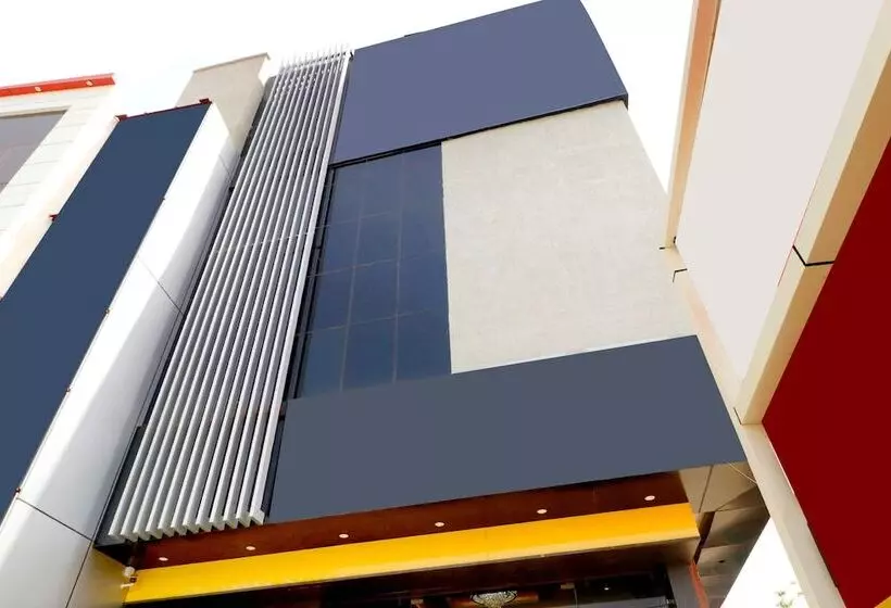 Hotel B R Inn