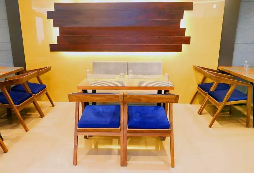 Hotel B R Inn