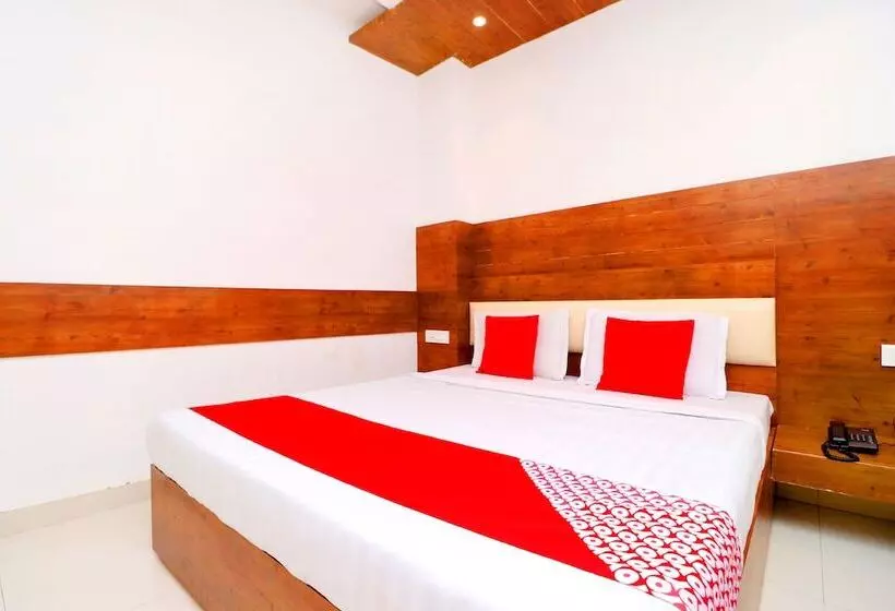 Hotel B R Inn