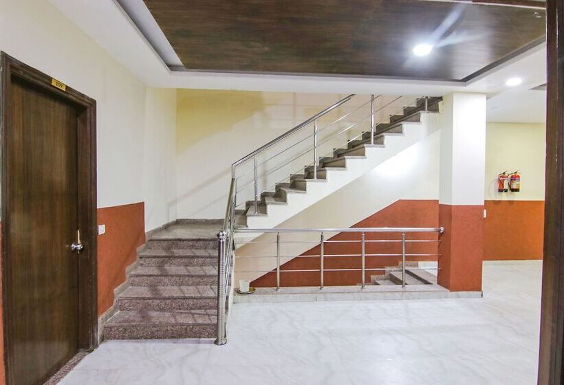 هتل Fabexpress Kohinoor City