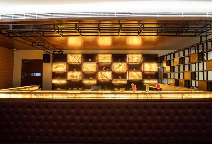 酒店 Jenneys Residency