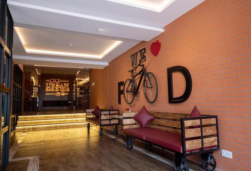 酒店 Jenneys Residency