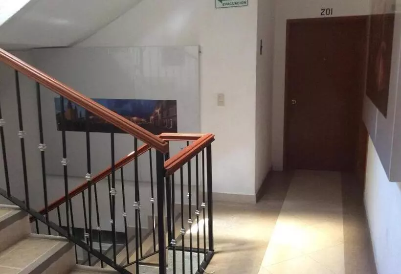 هتل Plaza Baratillo