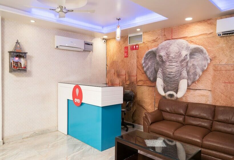 هتل Rr Palace By Oyo Rooms