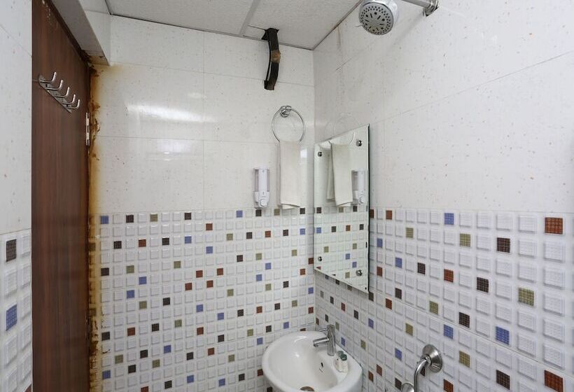 هتل Rr Palace By Oyo Rooms