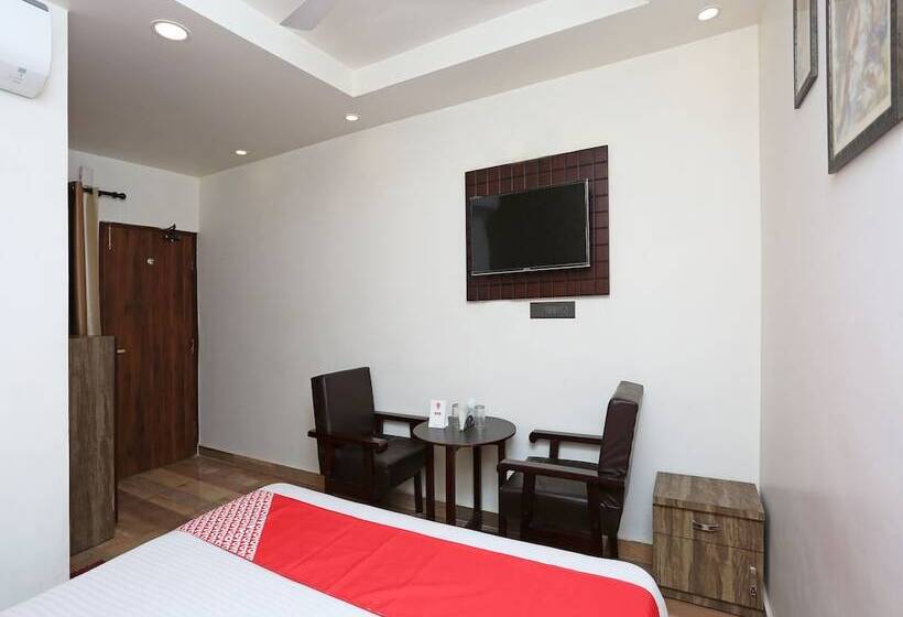 هتل Rr Palace By Oyo Rooms