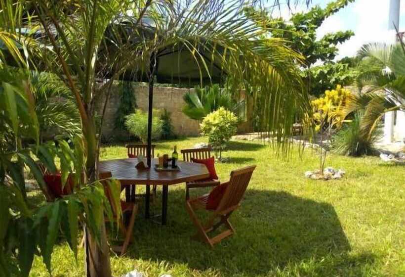 هتل Sea Breeze Villas