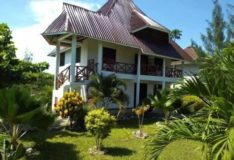 هتل Sea Breeze Villas