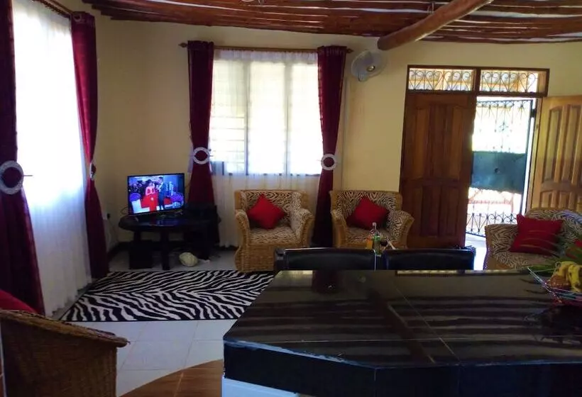 هتل Sea Breeze Villas