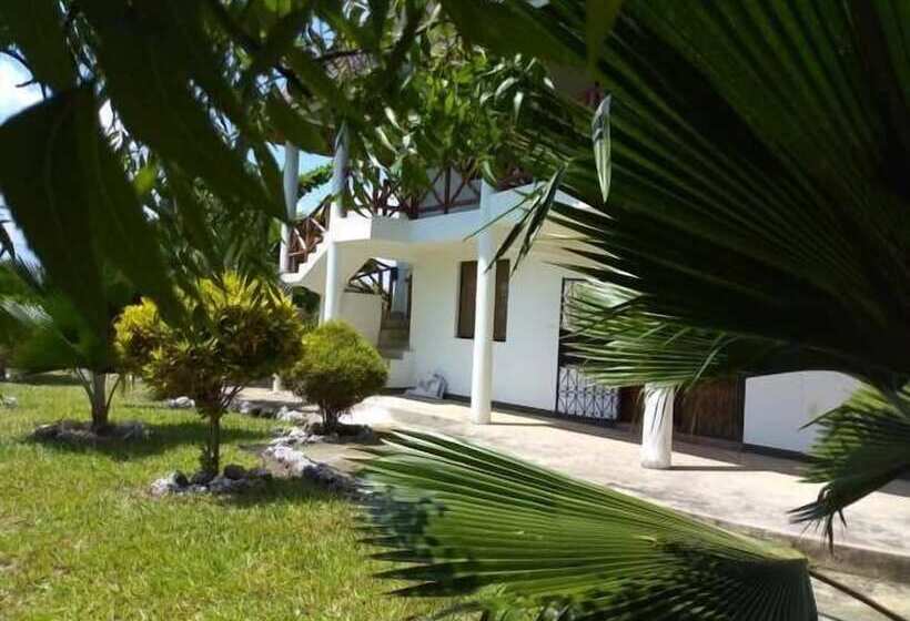 هتل Sea Breeze Villas