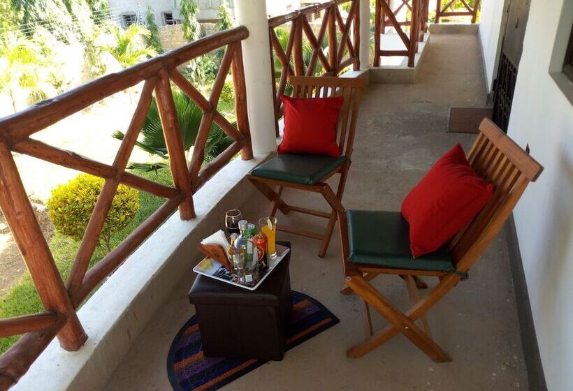 هتل Sea Breeze Villas