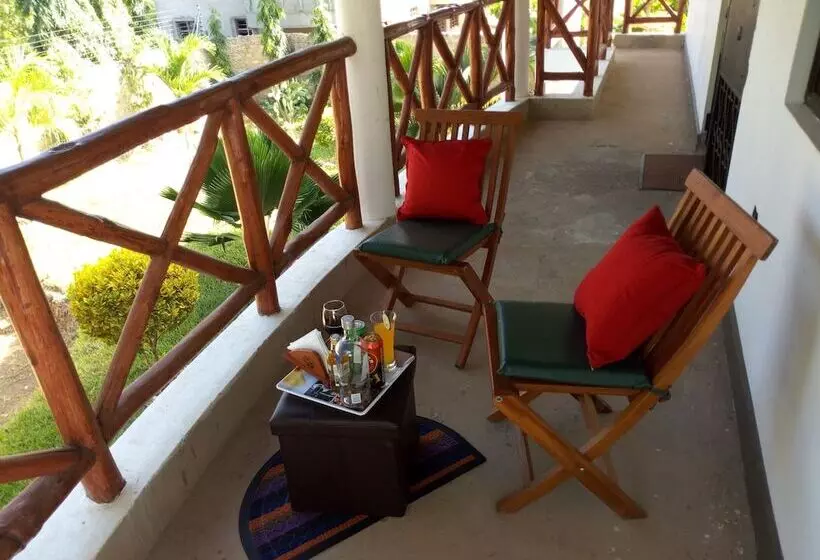 هتل Sea Breeze Villas