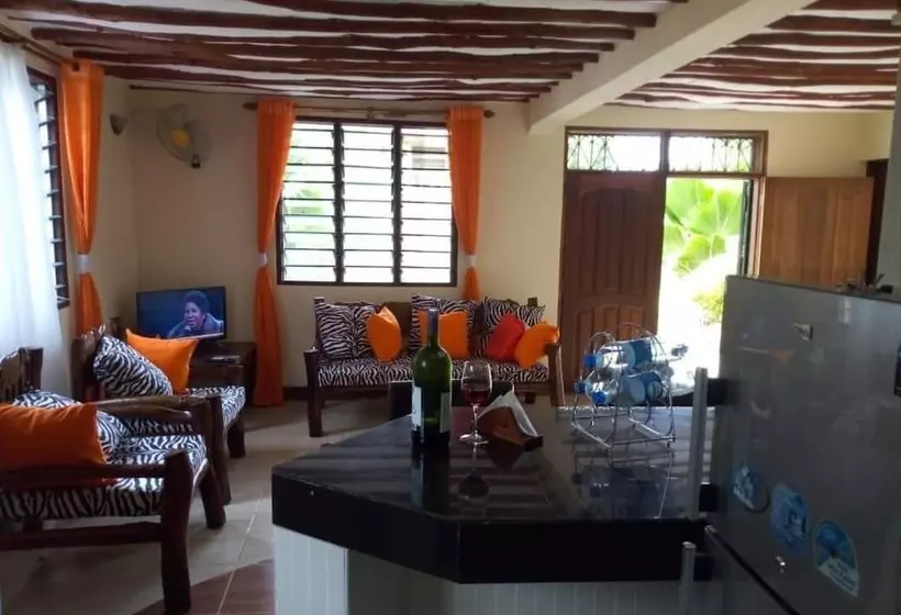 هتل Sea Breeze Villas