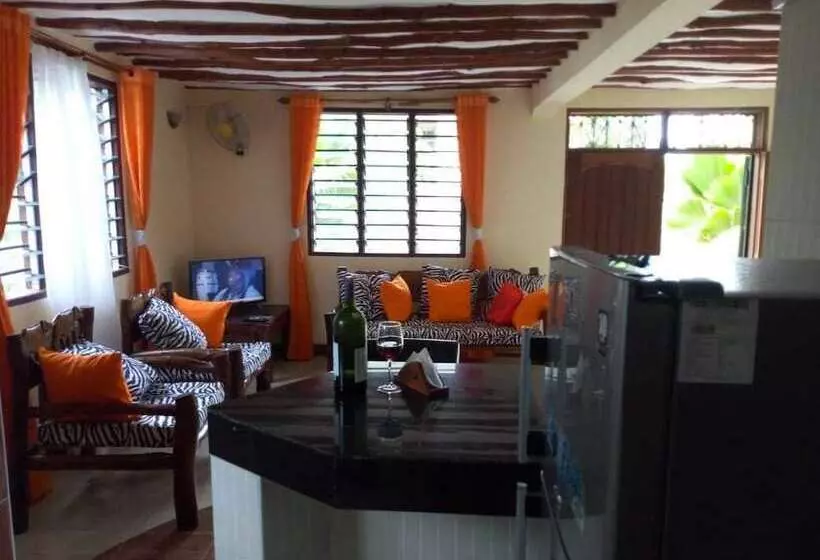 هتل Sea Breeze Villas