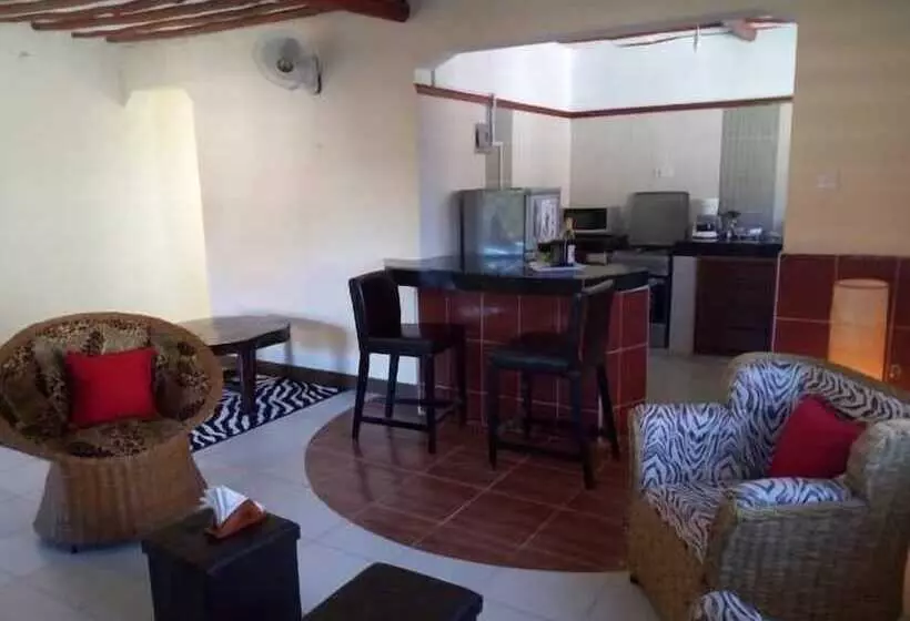 هتل Sea Breeze Villas