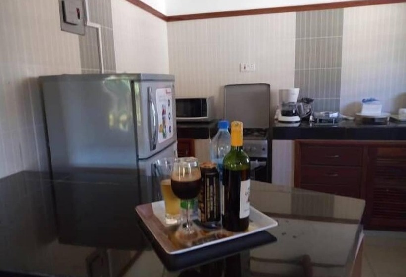 هتل Sea Breeze Villas