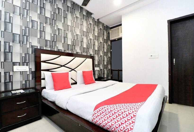 Oyo 3145 Hotel Sunder