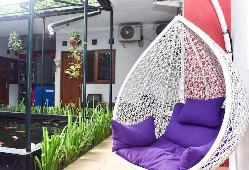 פנסיון Reddoorz Plus Near Hartono Mall