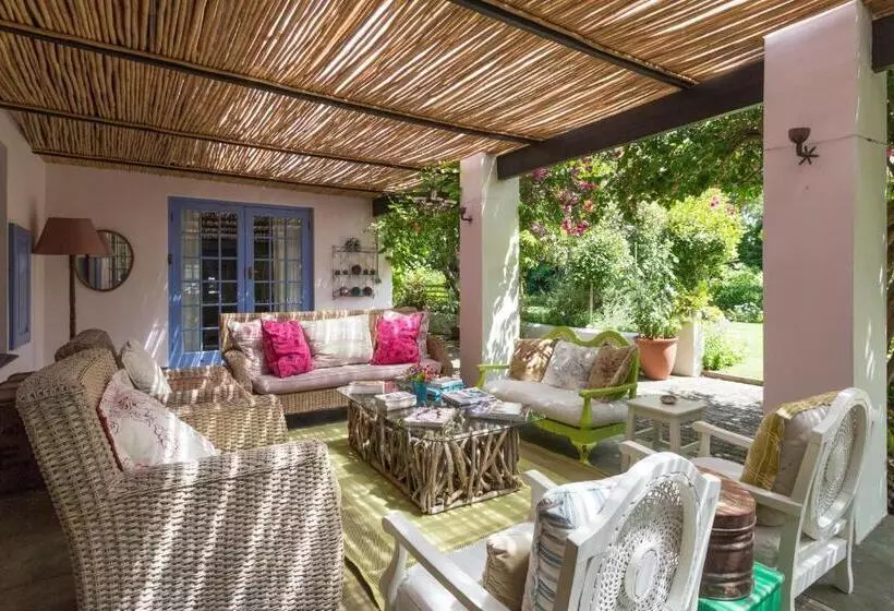 تختخواب و صبحانه Cornerway House