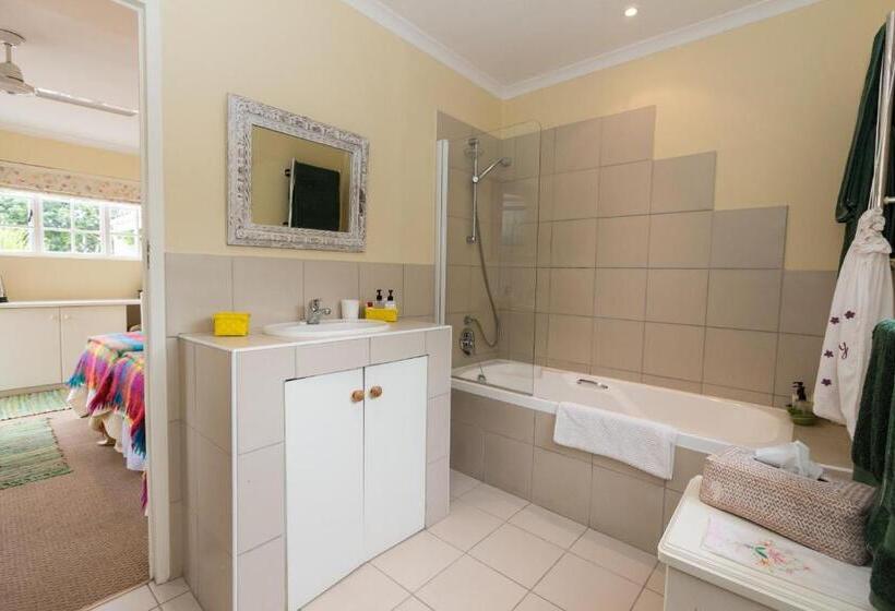 צימר Cornerway House