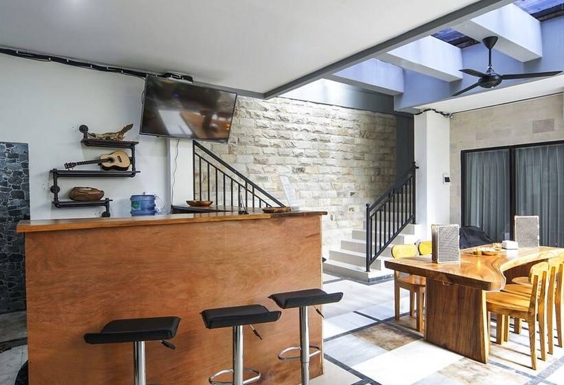 Отель Bintang Darmawan Villa