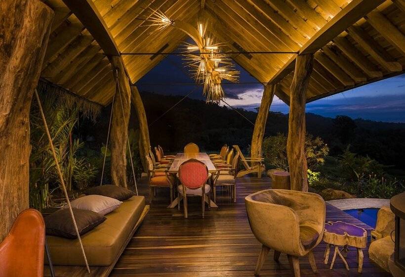 هتل Origins Lodge