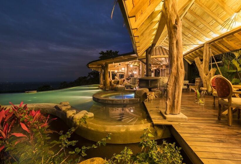 هتل Origins Lodge