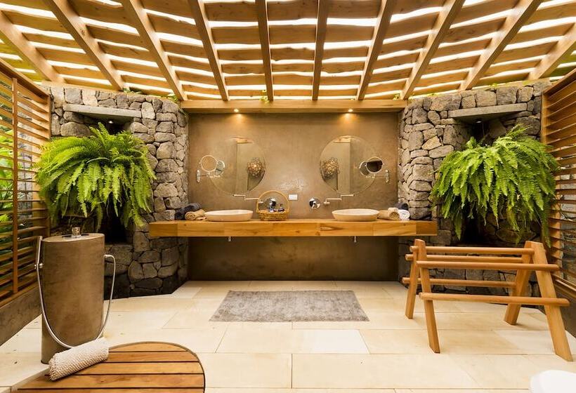 هتل Origins Lodge