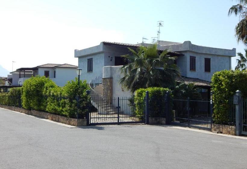 Rentopolis Villa Al Mareluna Village