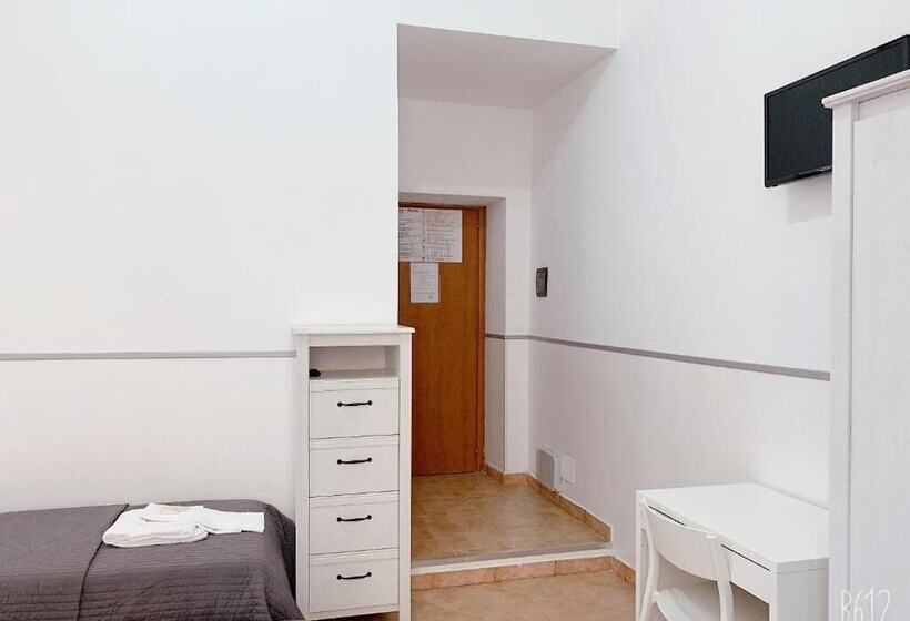 پانسیون Golden Ratio