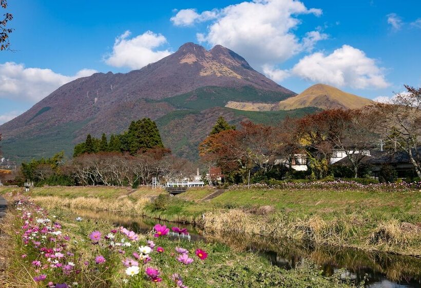 Ryokan Yufuin Lamp No Yado