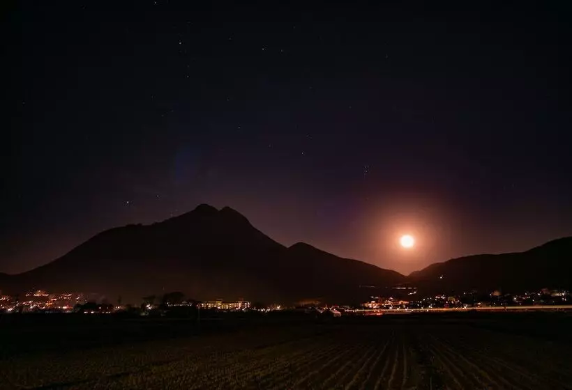 Ryokan Yufuin Lamp No Yado