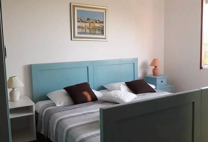 Apartmani Bako Komiza