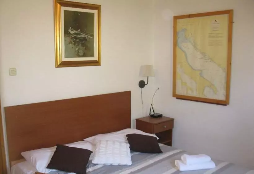 Apartmani Bako Komiza