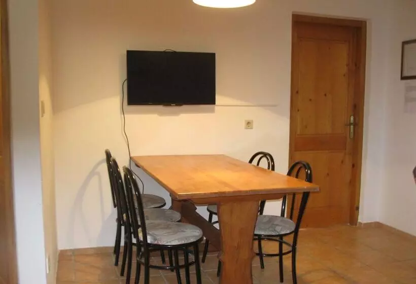 Apartmani Bako Komiza