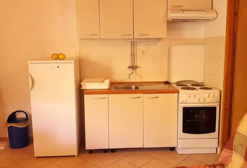 Apartmani Bako Komiza