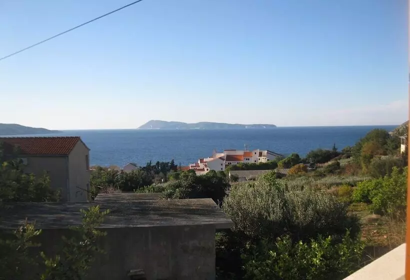 Apartmani Bako Komiza