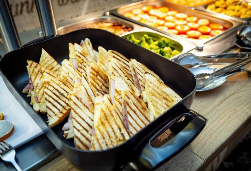 فندق Max Health Resort Spa