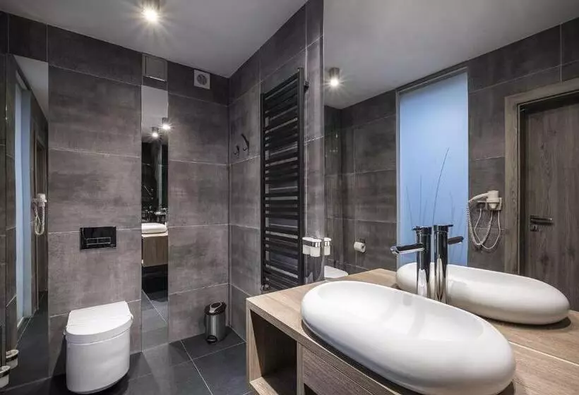 Hotelli Max Health Resort Spa