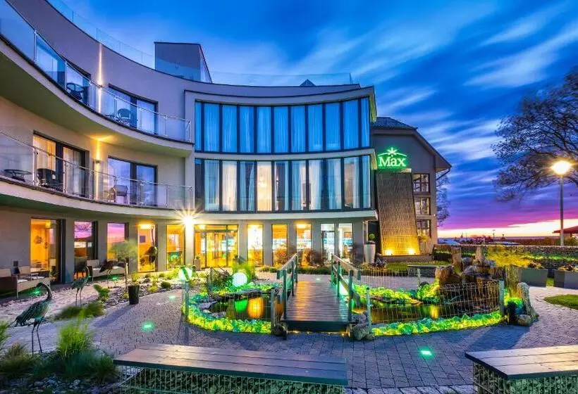Hotelli Max Health Resort Spa
