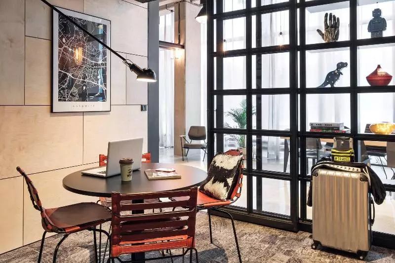 Hotelli Moxy Katowice Airport