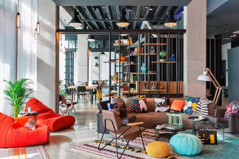 Hotelli Moxy Katowice Airport