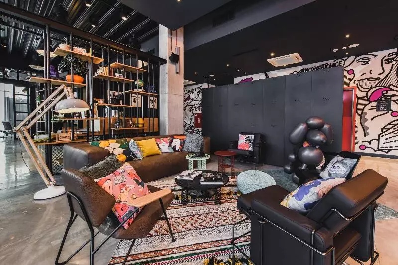 Hotelli Moxy Katowice Airport