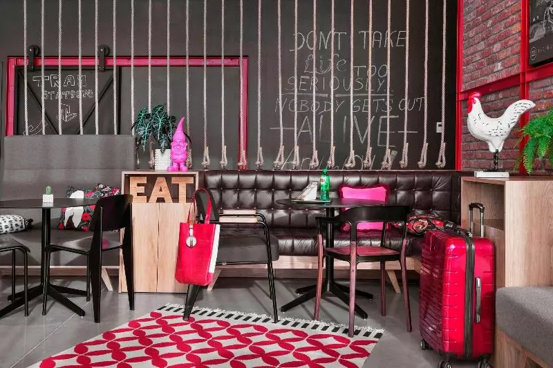 Hotelli Moxy Katowice Airport