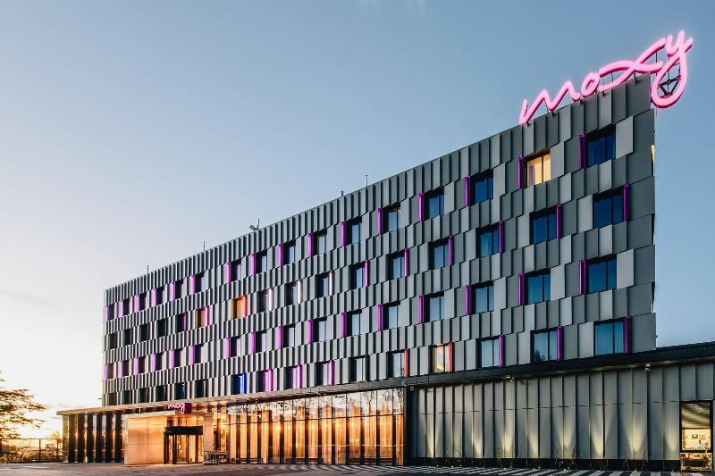 ホテル Moxy Katowice Airport