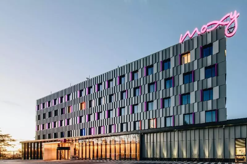 Hotelli Moxy Katowice Airport