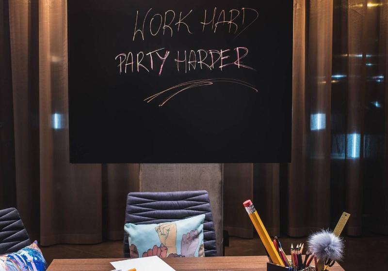 ホテル Moxy Katowice Airport