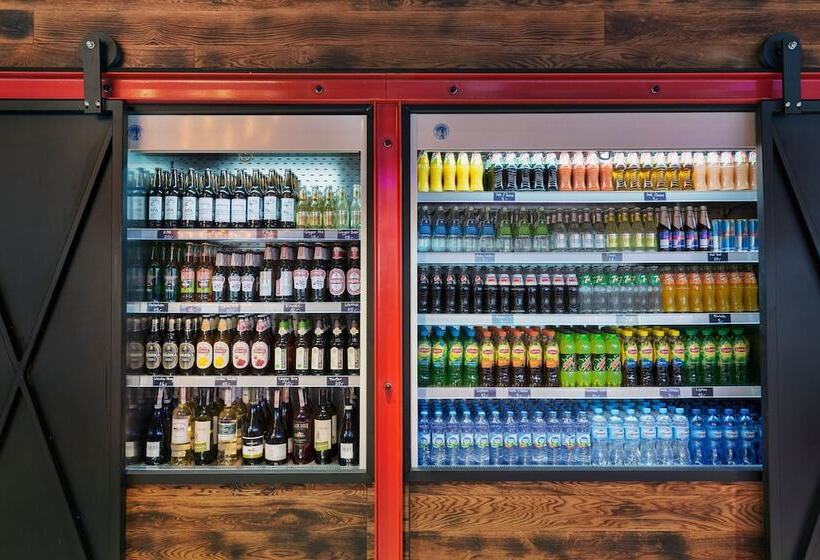 ホテル Moxy Katowice Airport