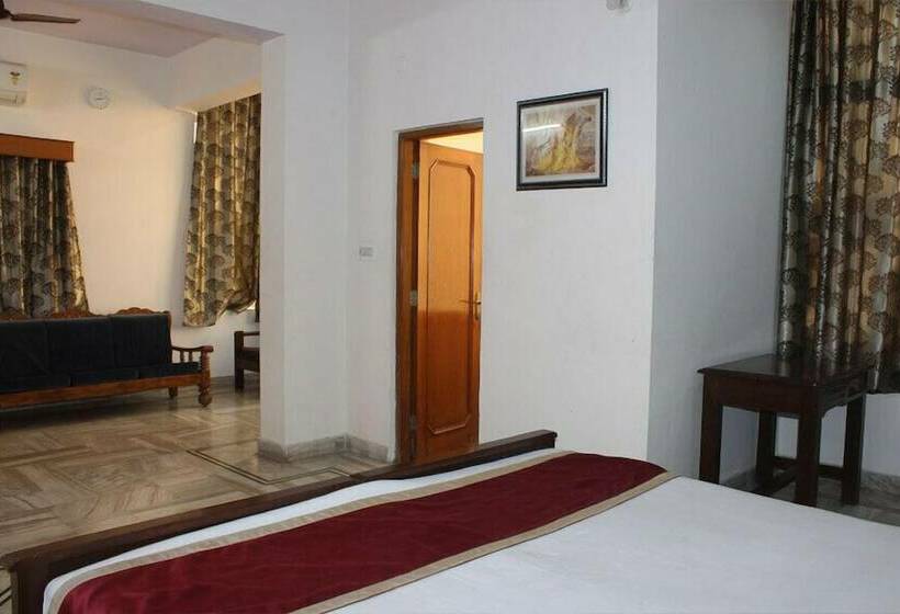 בית מלון כפרי Sukh Vilas Jaipur